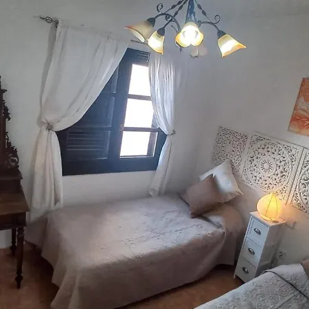בית נופש Aretina's Lanzarote Retreat קוסטה טגוויסה